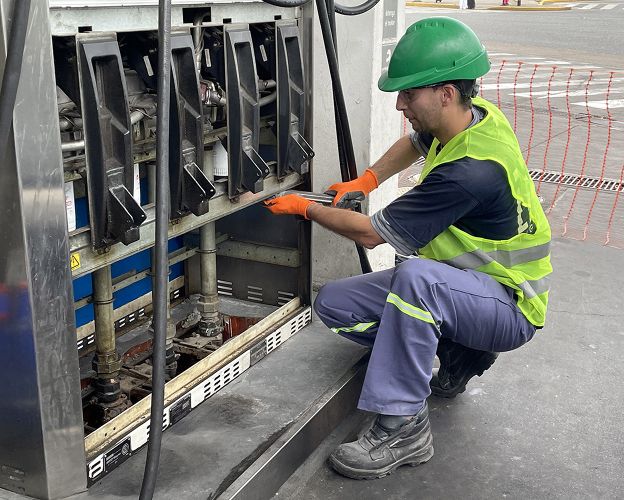 Instalación de surtidores y dispensers de combustible líquido